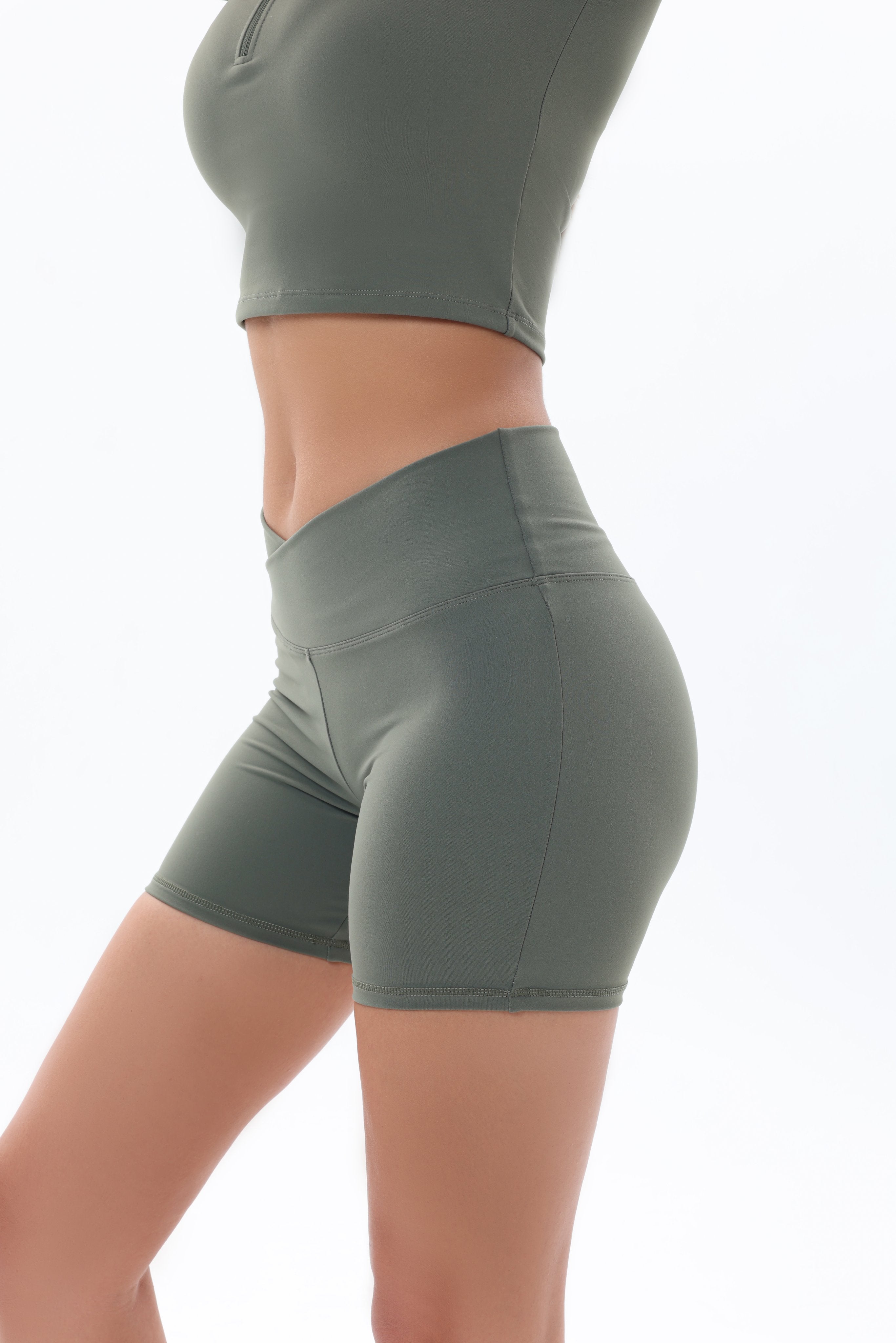 Vibe Shorts in Olive
